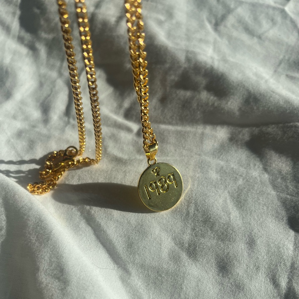 💛 Taylor Swift Fan Inspired 1989 Necklace - Silver - NWT